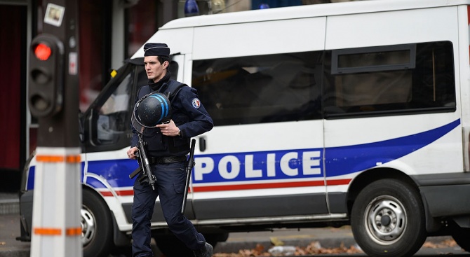 Единият от простреляните в джамията "Суна" в западния френски град