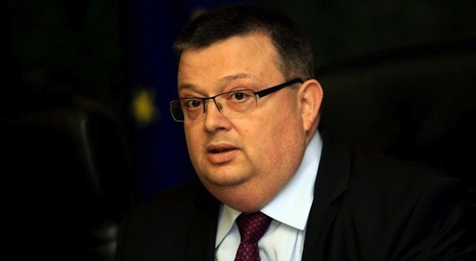 Главният прокурор Сотир Цацаров сезира повторно 44 – то Народно