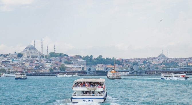 Открита бе нова фериботна линия Чешме - Атина, съобщи турската