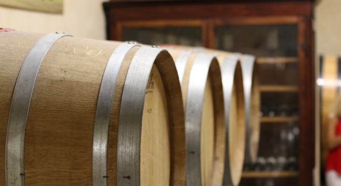 Трима служители на винарна в Северна Испания починаха вчера вследствие