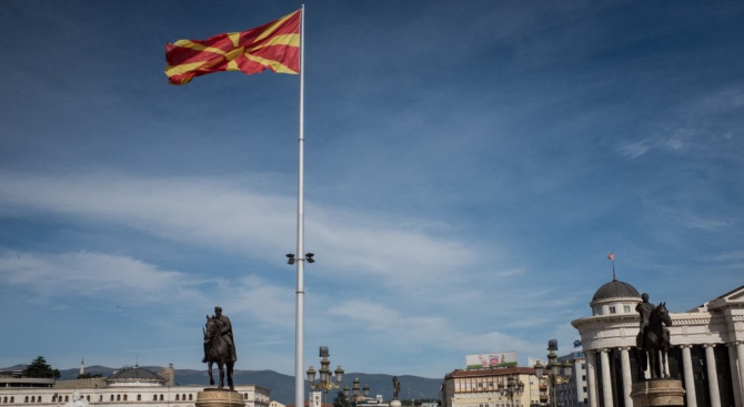 Президентът на Северна Македония Стево Пендаровски подписа указ за символите