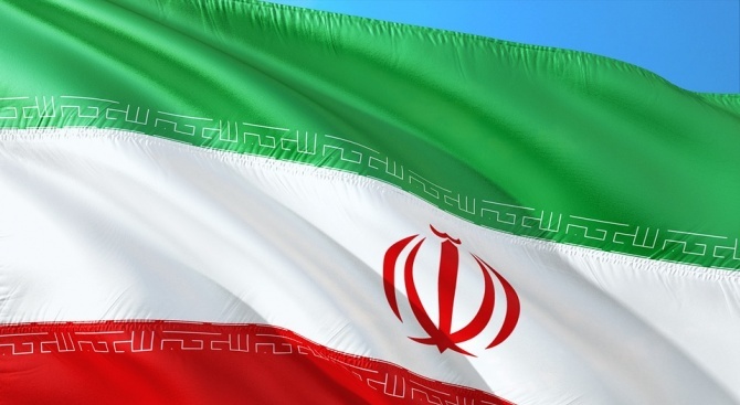 Утре Иран ще обяви, че спира да изпълнява още свои