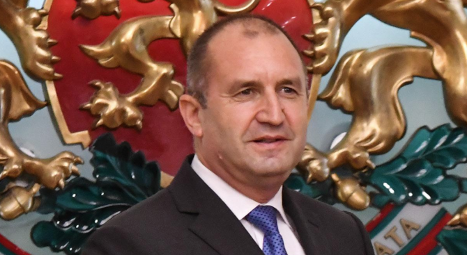 Президентът Румен Радев ще удостои с държавни отличия дейци на