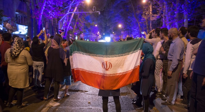 Иран приветства днес усилията на Франция за спасяване на ядрената