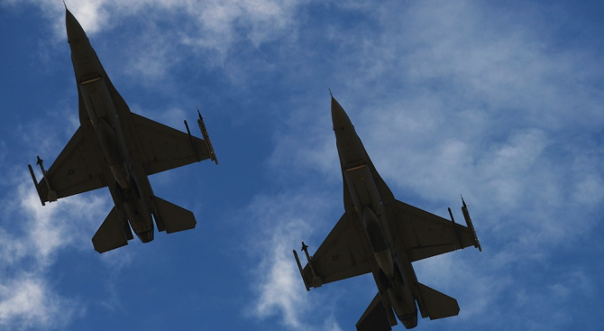 Одобреният от правителството доклад за покупка на изтребители F-16 за