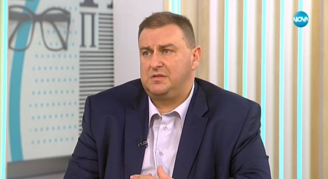 Евродепутатът от ГЕРБ/ЕНП Емил Радев заяви в интервю за „Плюс-минс“