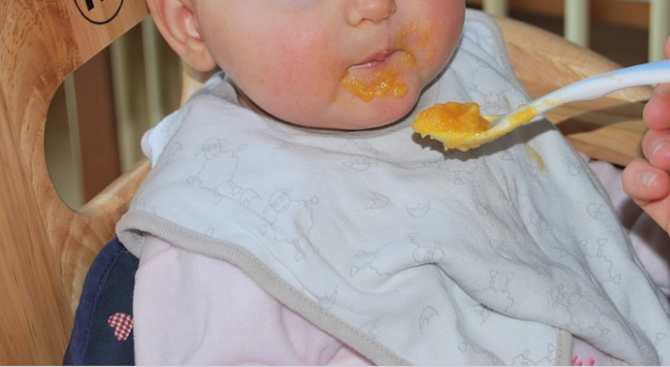 Готовите бебешки храни често съдържат прекалено много захар, а информацията