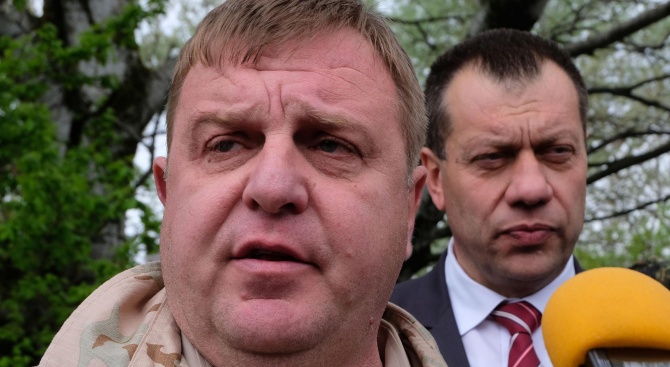 Директорът на службата "Военна информация" бригаден генерал Пламен Ангелов е