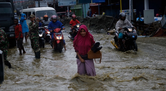 Най-малко 650 души в Южна Азия станаха жертви на мусоните