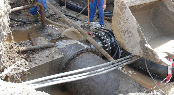 Община Стралджа започна реконструкция на водопроводната мрежа в село Зимница,