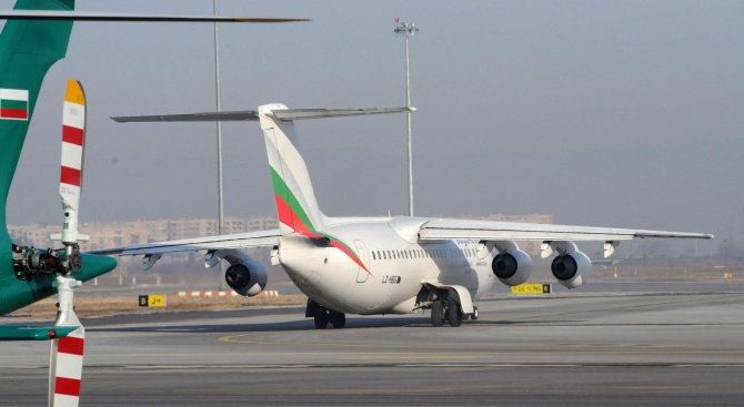 От авиокомпания "България Ер" отговориха, че закъсненията, които са се