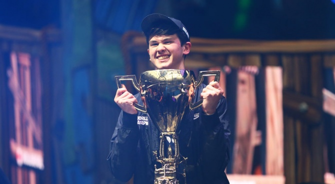 16-годишен американски тийнейджър вече е милионер, след като спечели световното