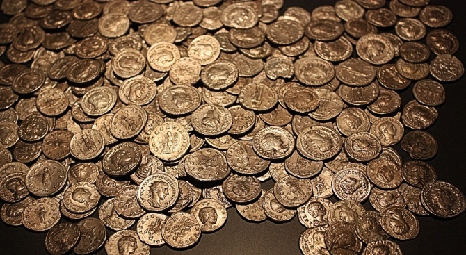 Ценни венециански монети са открити при разкопките на крепостта Русокастро.