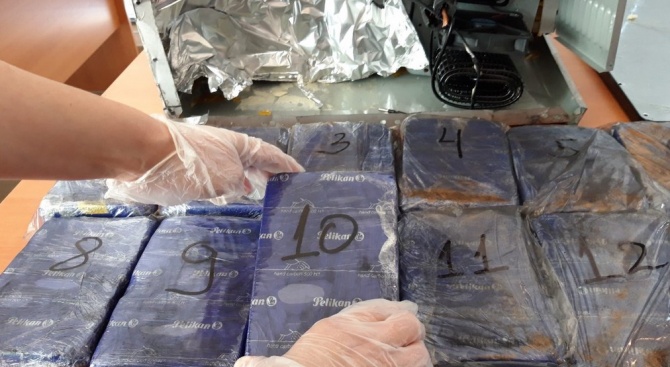 17,356 кг хероин бяха задържани от митнически служители на ГКПП