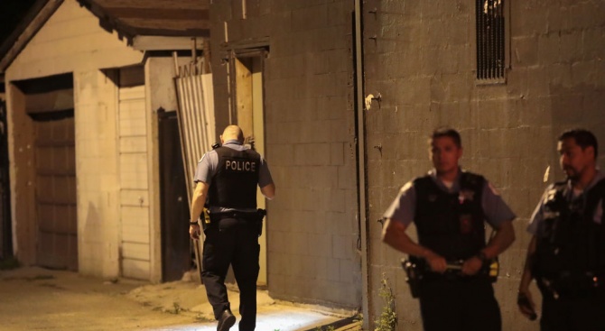Най-малко седем души са пострадали след стрелба в Чикаго, предаде