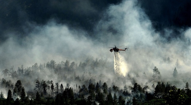 Пожарите в Сибир се разрастват, въпреки намесата на руските военновъздушни