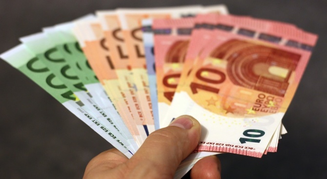 Депутати в Турция получават заплати по 22 200 турски лири