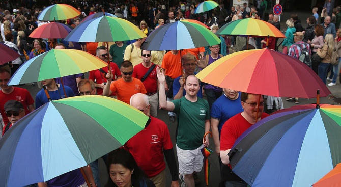 Гей парад с 2000 участници се проведе днес в централния