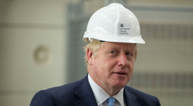 Британският премиер Борис Джонсън обвини днес някои британски депутати, смятащи,