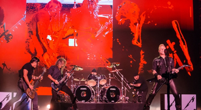 Американската хеви метъл група "Металика" (Metallica) е дарила 250 000