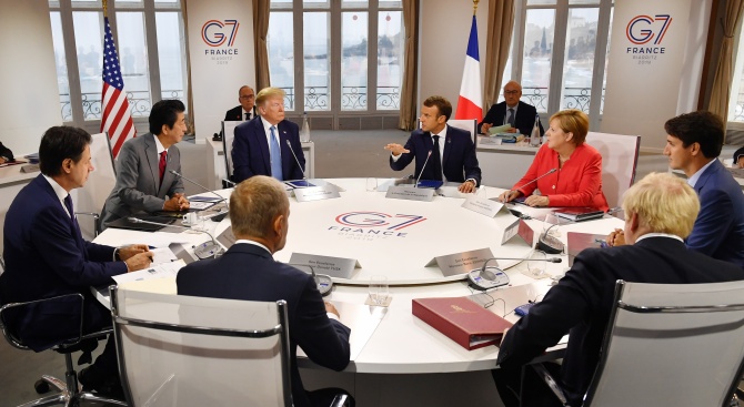 Ръководителите от Г-7 на срещата си във френския град Биариц