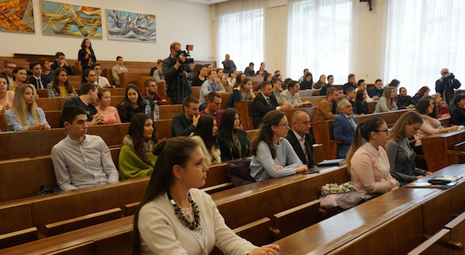Софийският университет (СУ) ''Св. Климент Охридски'' обяви допълнителен прием за