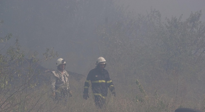 Пожар в сунгурларското село Скала. Огънят е лумнал към 13