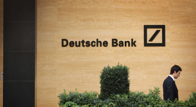 Водещата германска банка Дойче банк (Deutsche Bank) днес запази оценката