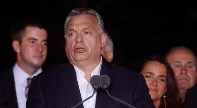 Унгарският премиер Виктор Орбан изрази днес симпатията си към лидера