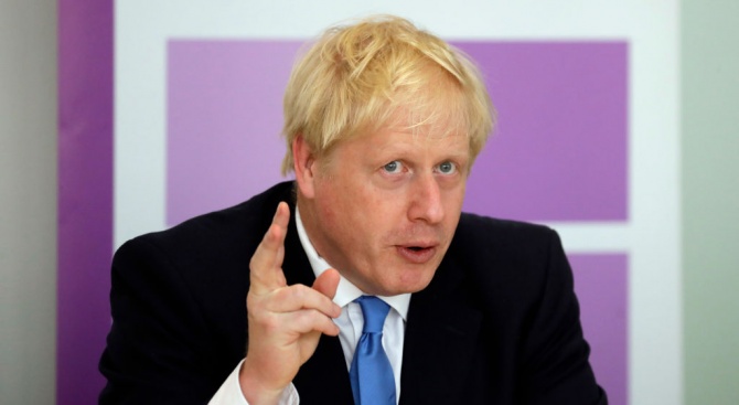 Британският премиер Борис Джонсън предупреди депутатите да не предприемат действия
