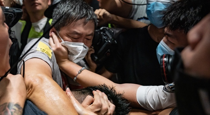 В Хонконг днес бе отправен призив за всеобща стачка и