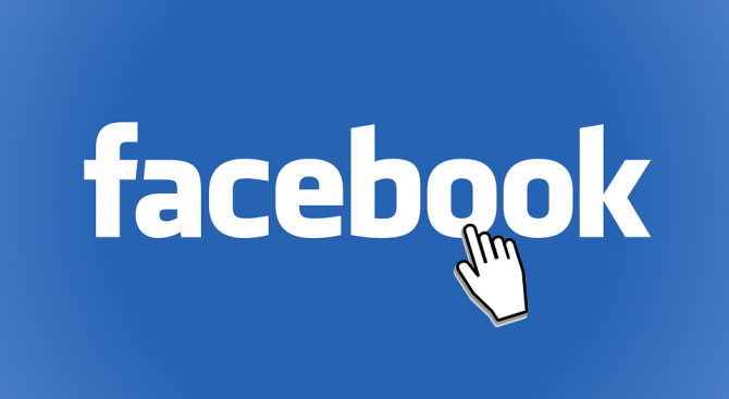 Технологичният гигант “Фейсбук” обяви, че ще даде 10 хил. долара