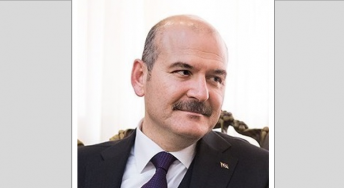 Турският министър на вътрешните работи Сюлейман Сойлу заплаши "да съсипе"