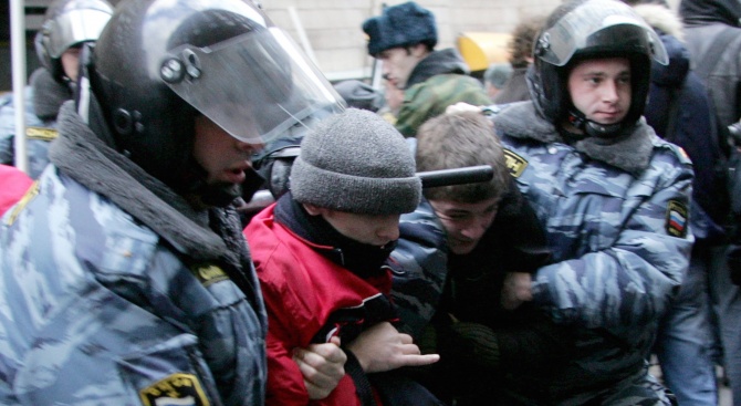 Руските власти се оплетоха в делото за масови безредици по