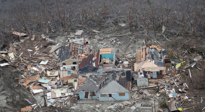 Ураганът Дориан, който опустоши Бахамските острови преди да се насочи