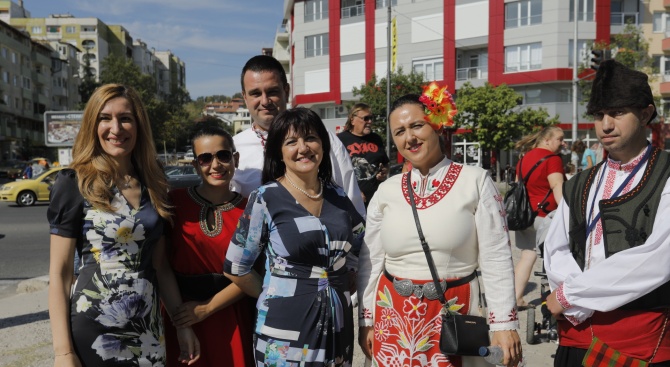 Председателят на Народното събрание Цвета Караянчева откри Фестивала на българския