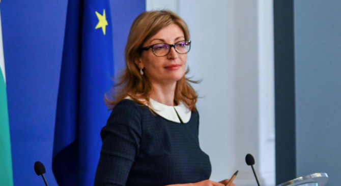 Вицепремиерът и министър на външните работи Екатерина Захариева ще приеме