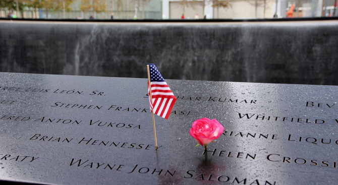 Американците отбелязват днес годишнината от терористичните нападения на 11 септември