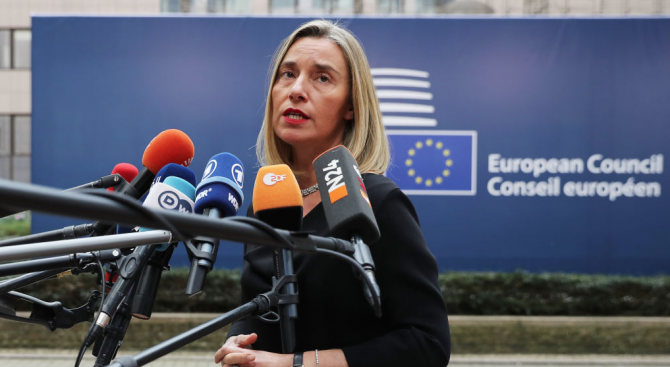 Ръководителката на европейската дипломация Федерика Могерини призова снощи венецуелското правителство