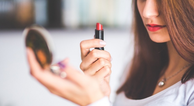 Френска козметична компания провокира вълна от разнопосочни мнения в страната,