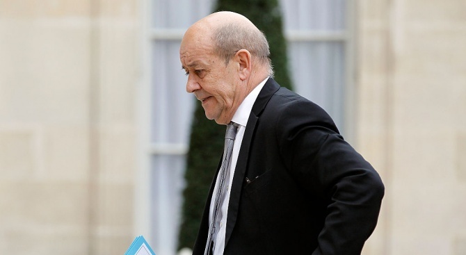 Министърът на външните работи на Франция Жан-Ив льо Дриан се