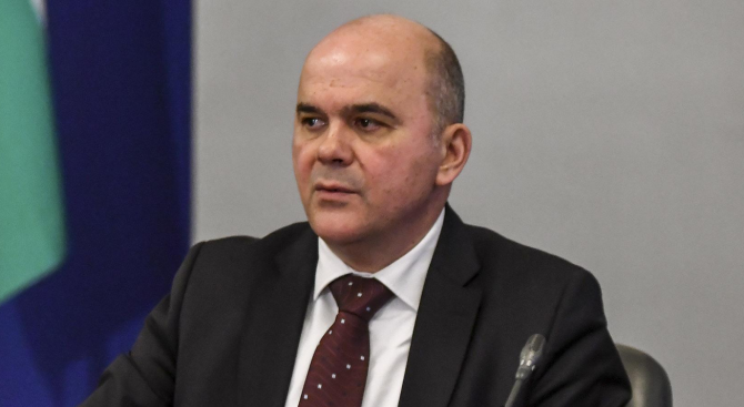 Министърът на труда и социалната политика Бисер Петков не е