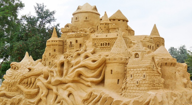 Фестивалът на пясъчните скулптури ще е отворен още пет дни.