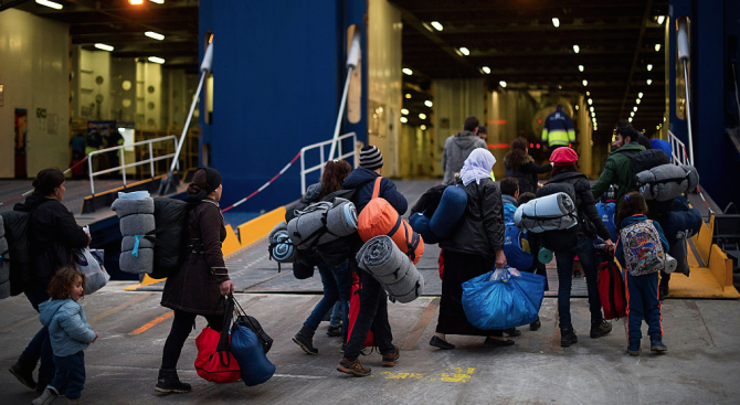 Повече от две трети от 182-мата мигранти, слезли в Италия