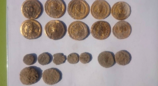 Златно монетно съкровище откриха археолози при проучването на древния град