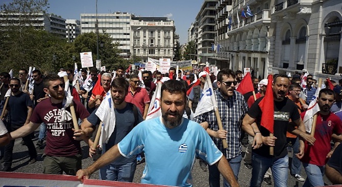 Продължават протестите на работещите в гръцкия транспорт. За 3 октомври
