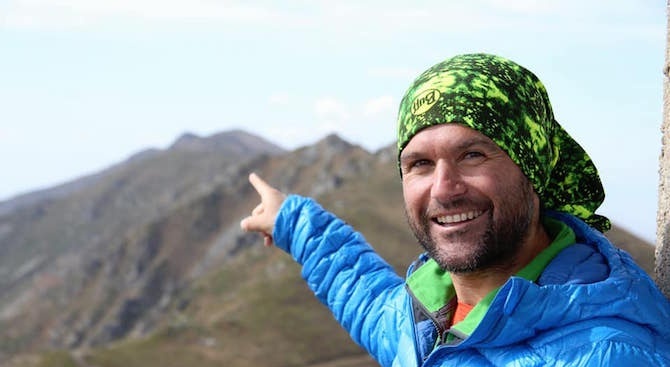 Алпинистът Атанас Скатов изкачи връх Дхаулагири в Хималаите. Това съобщават