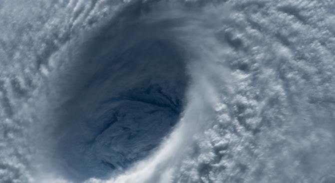 Тайфунът Митаг причини смъртта на девет души в Южна Корея,