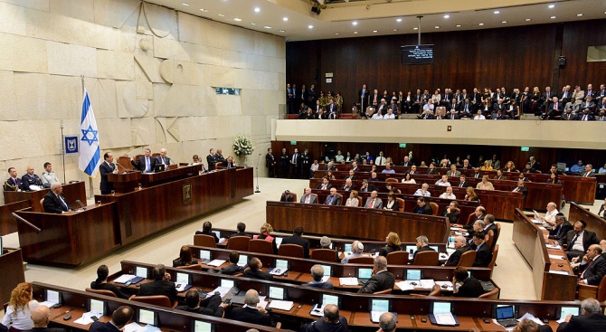 Двайсет и вторият израелски Кнесет (парламент) положи клетва днес следобед,