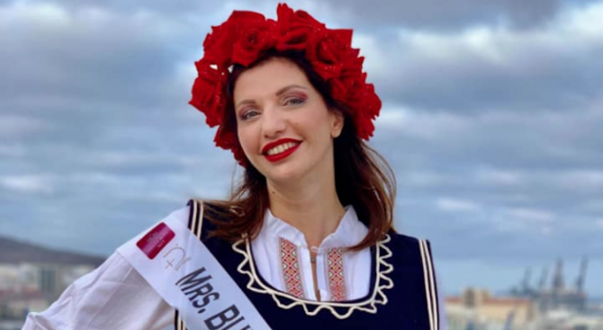 Носителката на короната „Мисис България Свят 2018 „ Яна Средкова